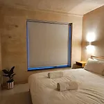 Shorebreak Apartments